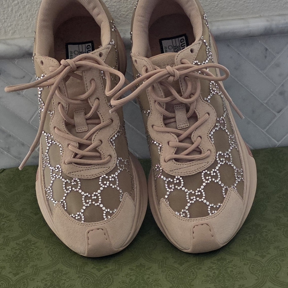 GUCCI Run Sneakers Brand New Never Worn Size 39.5 Runs Small More Like Size 38.5